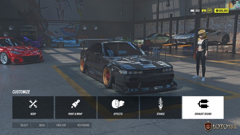 Xe chạy vào garage để sửa nhanh trước khi tiếp tục cuộc đua